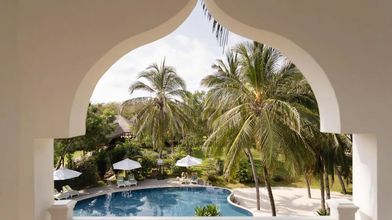 hemingways-watamu-04