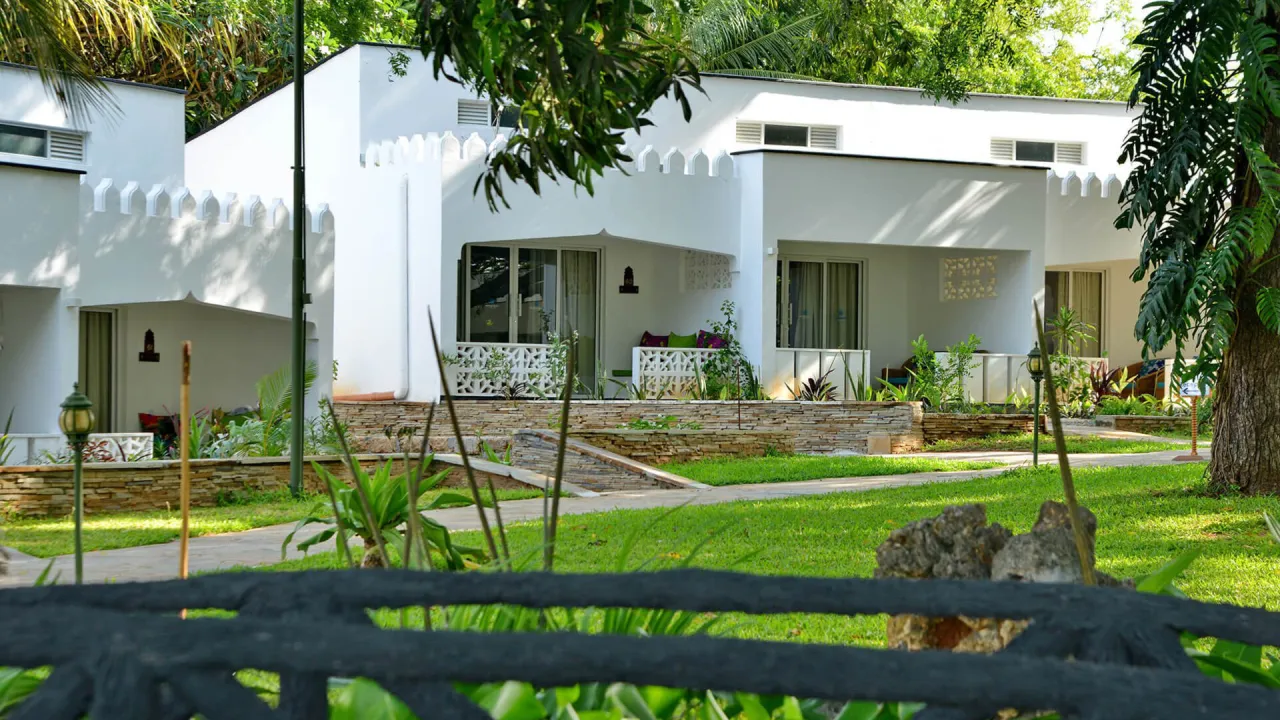 Mnarani-Beach-Club-02