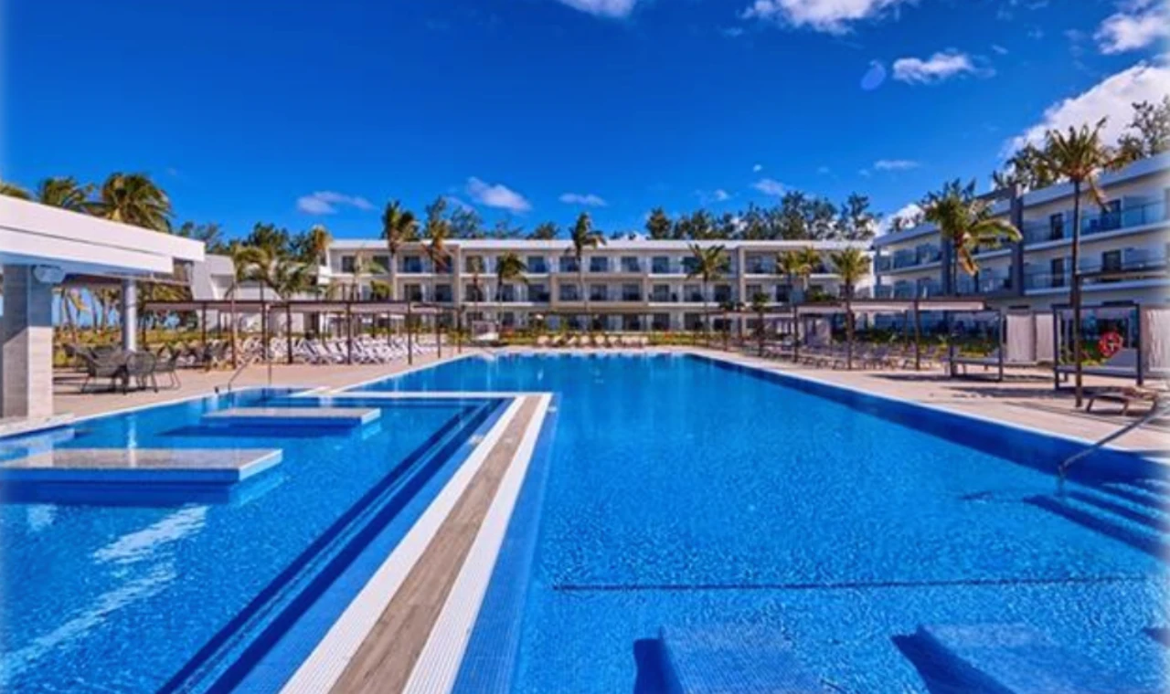 mauritius-adults-only-08